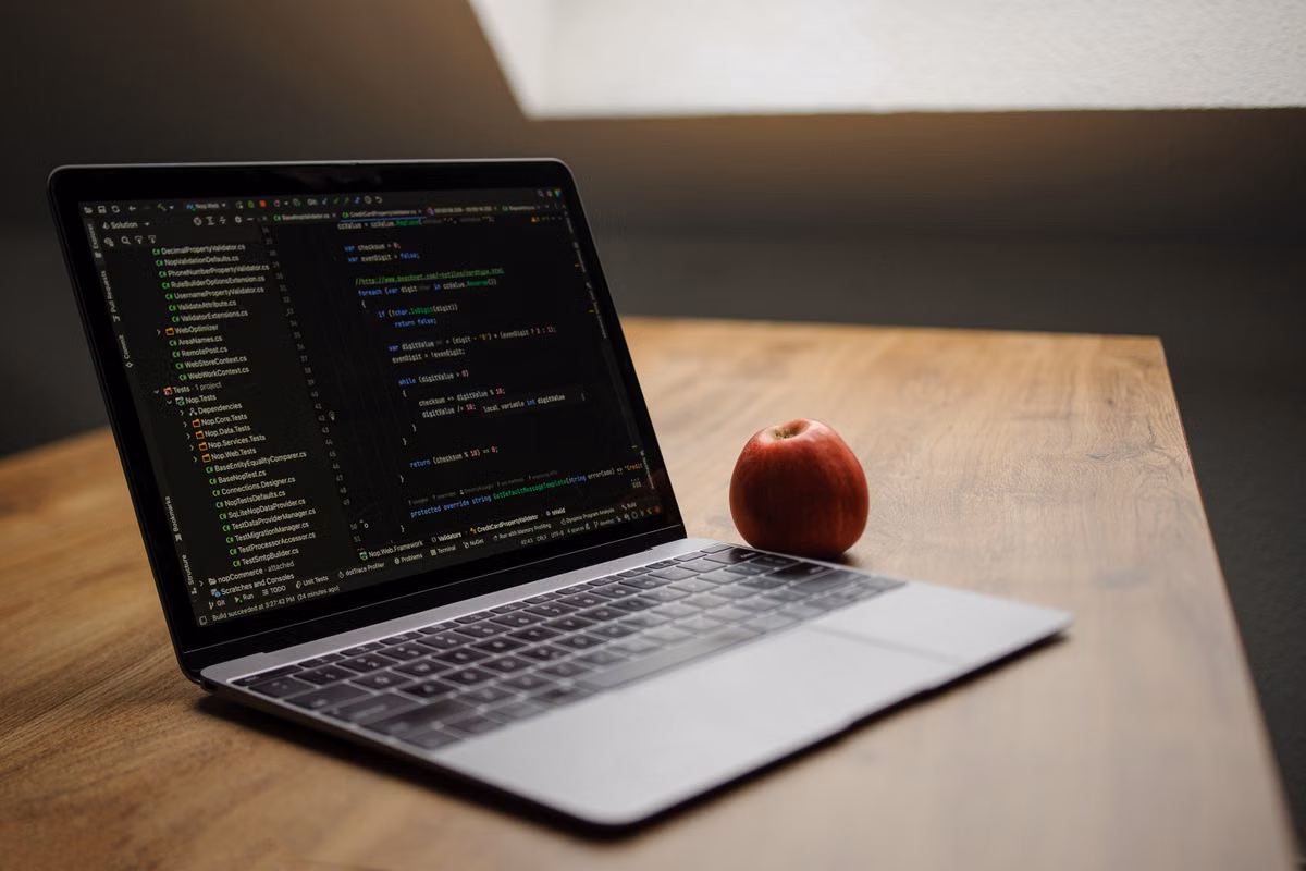 Xcode 27 vs Cursor: что выбрать в 2026 году